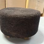 Ronde Zwarte Sisal Poef, Op 3 Houten Poten thumbnail 9