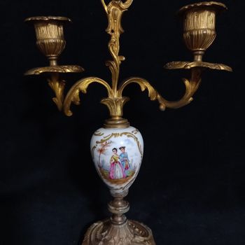 Paar Rococo Stijl Kandelaars Met Sèvres Porselein & Verguld Brons Gesigneerd L. Henry
