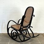 Vintage Thonet-Stijl Schommelstoel Zwart – Iconisch Design thumbnail 8