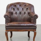 Klassieke En Charmante, Correct Afgewerkte Rundleren Engelse Chesterfield Armchair thumbnail 3