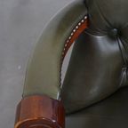 Tijdloze Groene Rundleren Chesterfield Bureaustoel In Engelse Stijl Op Wieltjes thumbnail 7