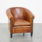 Luxe Vormgegeven Vintage Clubfauteuil Gemaakt Van Schapenleer Met Een Luxe Afwerking thumbnail 2