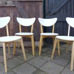 Mooi Set Van 4 Witte Stoelen thumbnail 3