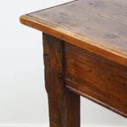 Charmante En Grote Antieke Eettafel Met Een Lade En Prachtige Originele Details thumbnail 15