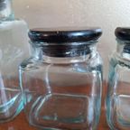 Vintage Voorraadpotten Glas Met Houten Deksels thumbnail 6