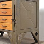 Vintage Industrieel Dressoir Of Kookeiland thumbnail 10