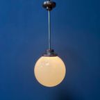 Opaline Glazen Bol Hanglamp Met Stang En Koperen Armatuur thumbnail 4