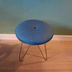Retro Vintage Ronde Kruk, Blauwe Stoffering, Hairpinlegs thumbnail 17