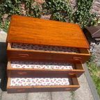 Vintage Ladenkast Op Teakhouten Onderstel thumbnail 5