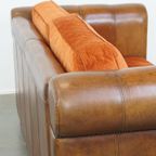 Luxe En Comfortabele Schapenleren 2.5 Zits Bank Van Topkwaliteit Met Oranje Stoffen Kussens thumbnail 14