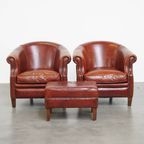 Set Van 2 Cognac-kleurige Rundleren Clubfauteuils En Hocker In Engelse Stijl thumbnail 2