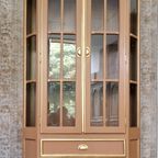 Vitrinekast In Zachte Perzikkleur En Goud thumbnail 9