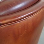 Comfortabele En Karaktervolle Set Van 2 Schapenleren Chesterfield Fauteuils Met Hocker thumbnail 19