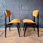 2 Vintage Stoelen In Zwart Gelakt Hout En Mosterdstof, 1960 thumbnail 2