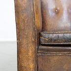 Antieke, Karakteristieke En Charmante Schapenleren Armchair Op Wieltjes En Met Prachtig Patina thumbnail 12