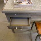 Vintage Industrieel Kinderbureau Met Stoel thumbnail 7