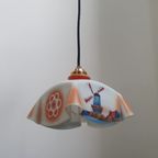 Antieke Opaline 'Zakdoek' Art Deco Lamp Met Tafelreel Van Molen En Decoratief Figuur Op Elke Zijde. thumbnail 5