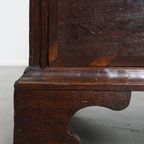 Engelse Antieke En Elegante Vroege Georgian Eikenhouten Ladekast Met Uniek Inlegwerk thumbnail 10