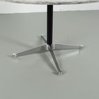 Charles & Ray Eames Ronde Eettafel 66908 thumbnail 4