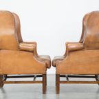 Set Van 2 Klassieke Vintage Rundleren Engelse Chesterfield Oorfauteuils In Een Lichte Cognac Kleu thumbnail 2