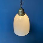 Hoge Opaline Glazen Hanglamp Met Messing Armatuur thumbnail 9