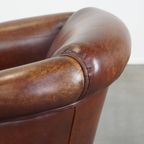 Statige, Charmante Schapenleren Clubfauteuil, Correcte Afwerking Met Siernagels thumbnail 13