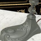 Art Deco Tafellamp Met Geplooide Glazen Kap. thumbnail 2