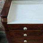 Franse Vintage Commode Met Wit Marmeren Blad thumbnail 2