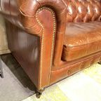 Showroommodel Stoere Industriële Chesterfield 3 Zits Bank In Vintage Cognac Leer thumbnail 2
