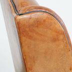 Luxe En Comfortabele Schapenleren Armchair Met Hoge Rug, Zwarte Biezen En Een Tijdloos Design thumbnail 13