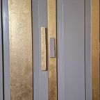 Modern Stijl Hoekkast In Taupe Met Goud thumbnail 6