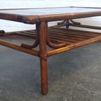 Rotan Tafel Met Rookglas En Leren Bindingen thumbnail 4