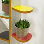 Vintage Plantenrek Met Frisse Kleuren thumbnail 8