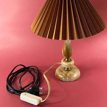 Prachtige Vintage Onyx En Messing Lamp Met Nieuw Bruin Plissé Kapje | Kerst