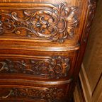 Louis Xv Commode In Massief Eikenhout thumbnail 9