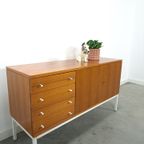 Fineer Dressoir Uit Zweden Met Wit Stalen Poten thumbnail 13