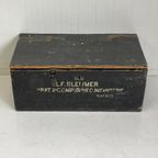 Brocante Industriele Zware Kist Met Tekst thumbnail 5
