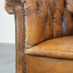 Antieke, Karakteristieke Schapenleren Chesterfield Clubfauteuil Op Wieltjes thumbnail 11