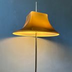 Willem Hagoort Space Age Vloerlamp Met Beige Heksenhoed Kap thumbnail 2