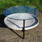 Salontafel Met Rotan Mand En Glazen Blad thumbnail 4