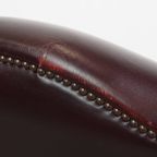 Set Van 2 Mooie En Comfortabele Bordeauxrode Rundleren Oorfauteuils + Hocker In Engelse Stijl thumbnail 21