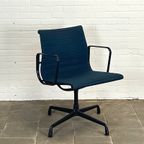 Vitra Ea 104 Designstoel – Draaibaar, Donkerblauw En Iconisch (Special Edition) thumbnail 9