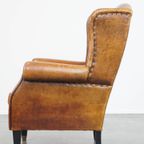 Grote, Vintage Schapenleren Oorfauteuil In Engelse Stijl Met Mooie Diepe Kleuren thumbnail 6