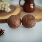 Twee Kunststof Ronde Decoratie Bollen Ø 10 Cm Met Streepmotief thumbnail 3
