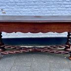 Stoere Antiek Eiken Sidetable Met Grenen Blad, Getorste Poten / 153 Cm Lang thumbnail 4