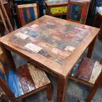 Mooie Eettafel Met 4 Bijpassende Stoelen Gemaakt Van Gerecyc thumbnail 2