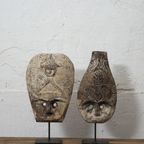 Indonesisch Masker Op Standaard | L thumbnail 3