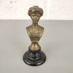 Kleine Bronzen Buste Koningin Elisabeth thumbnail 2