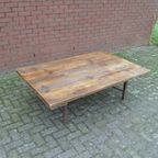 Industriële Salontafel Metaal Met Steigerhouten Blad thumbnail 2