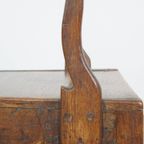 Prachtige Antieke Engelse 18e Eeuwse Eikenhouten Stoel Met Armleuningen En Een Mooi Ornament In D thumbnail 8